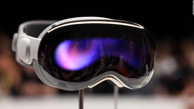 I tried Apple's new Vision Pro glasses. This is what the experience was like when using them